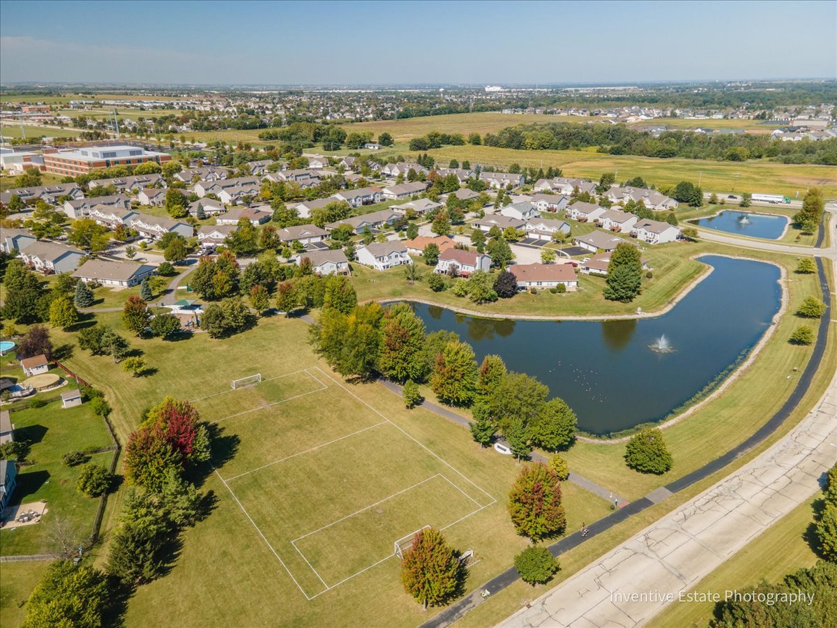 26201 W Winding Oak Court, Channahon, IL 60410