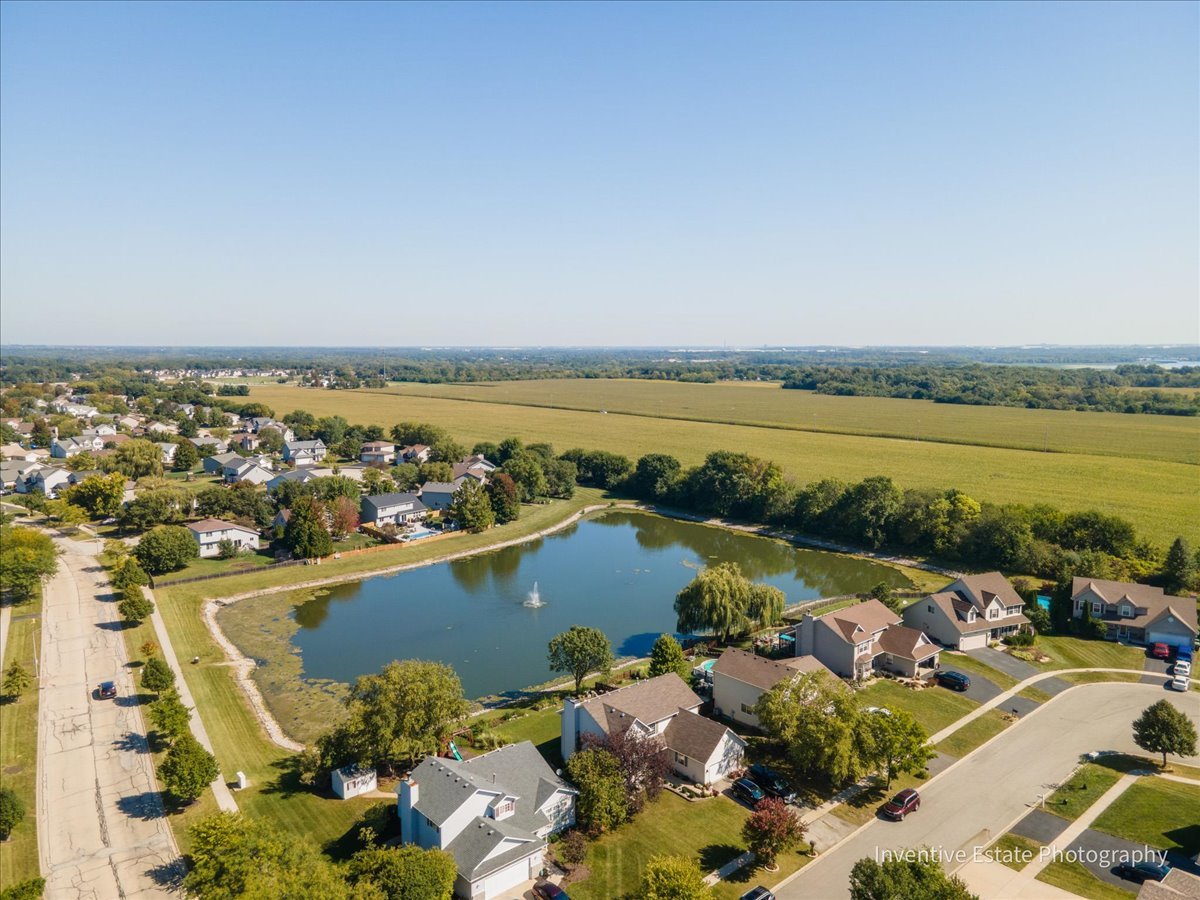 26201 W Winding Oak Court, Channahon, IL 60410