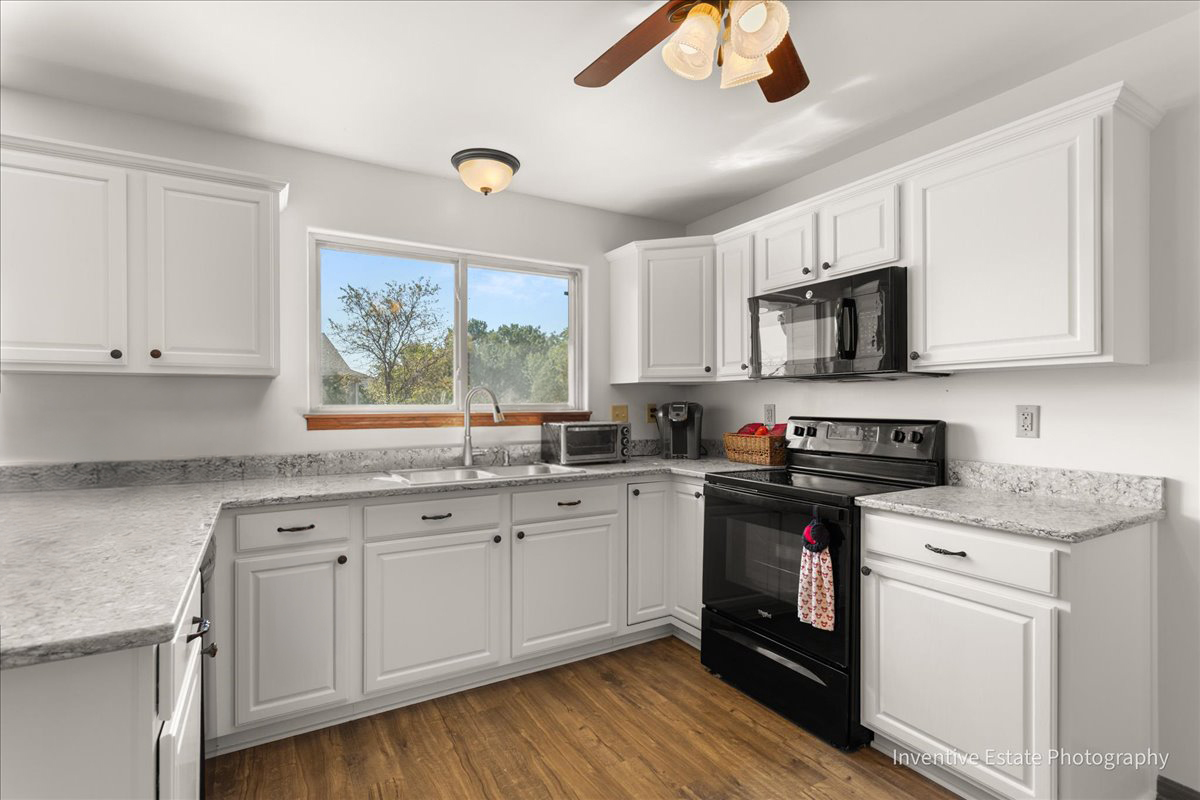 26201 W Winding Oak Court, Channahon, IL 60410