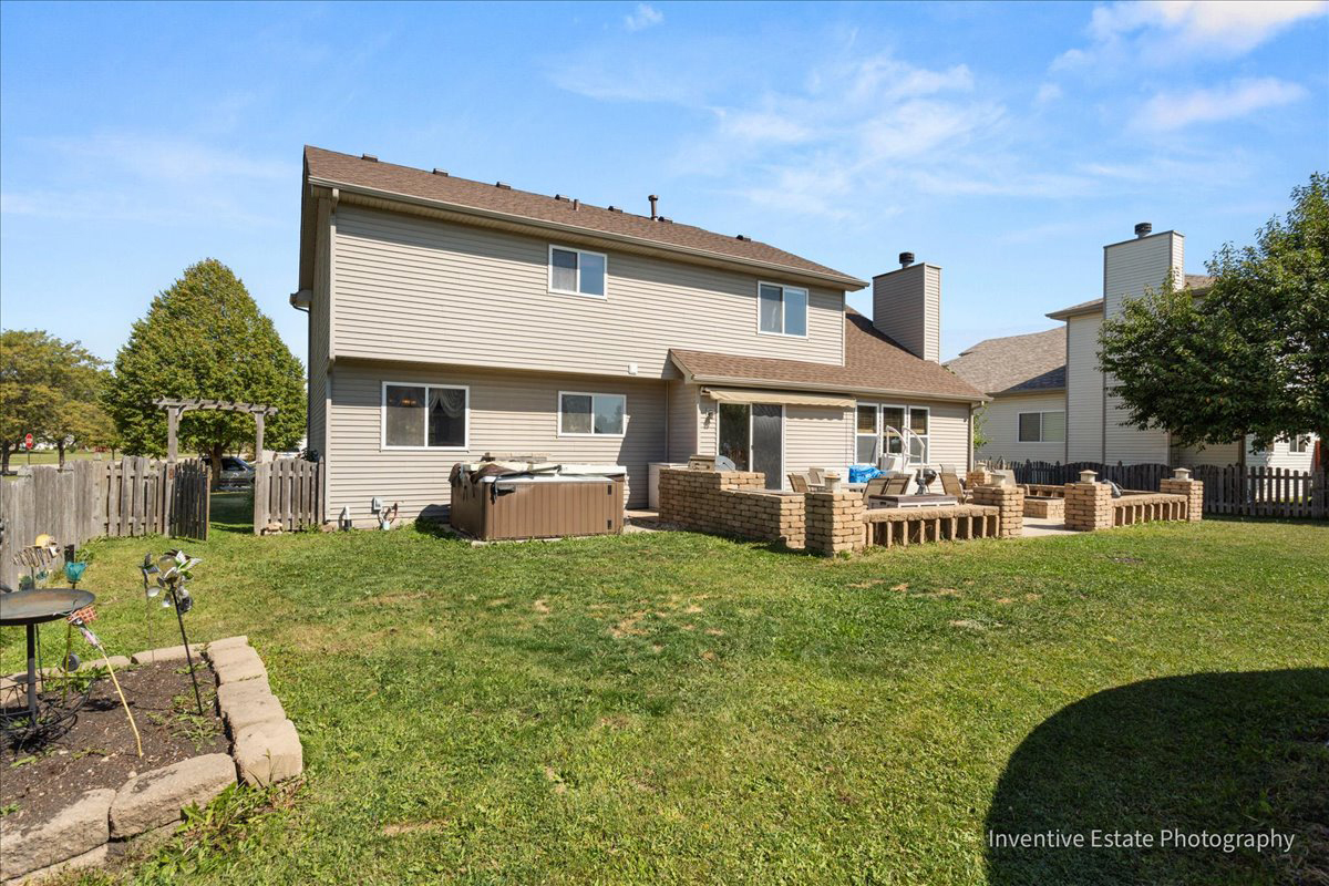 26201 W Winding Oak Court, Channahon, IL 60410