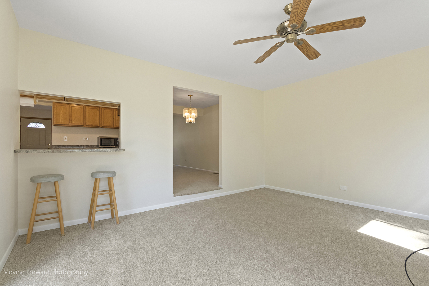 25 W Wrightwood Avenue, Glendale Heights, IL 60139