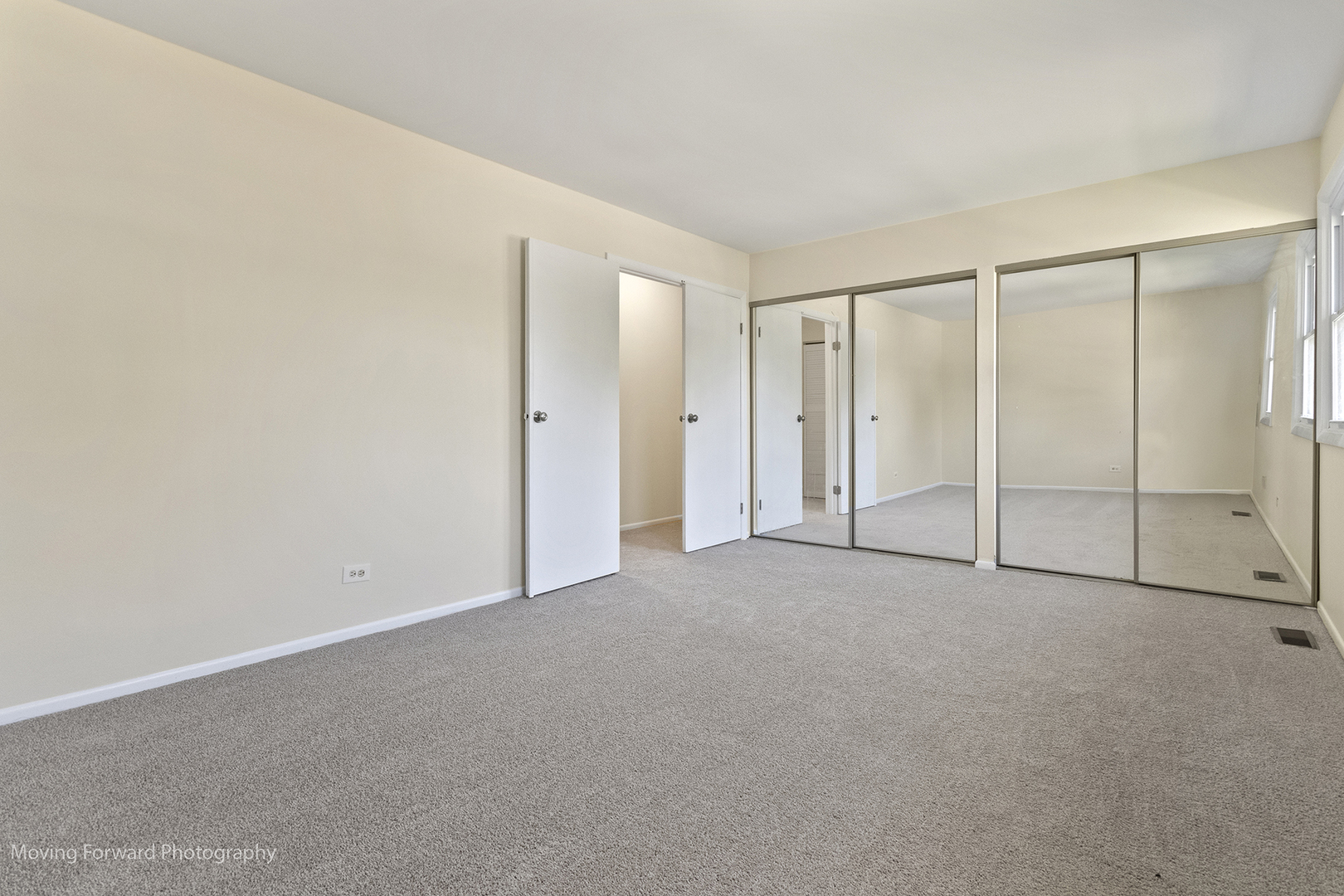 25 W Wrightwood Avenue, Glendale Heights, IL 60139