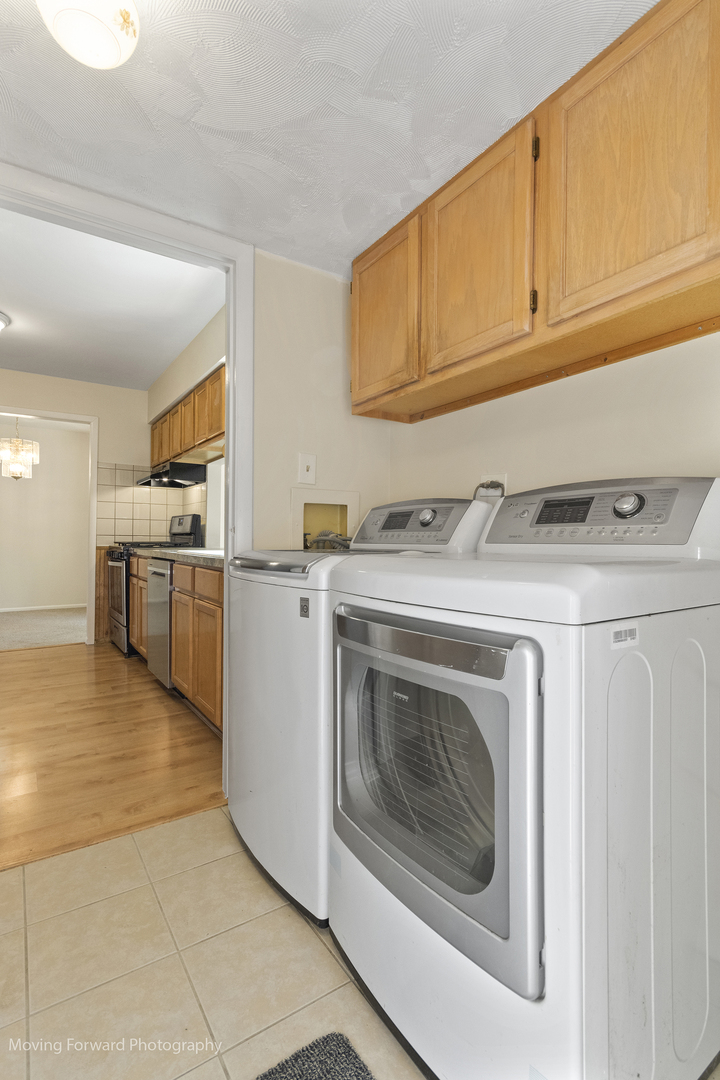 25 W Wrightwood Avenue, Glendale Heights, IL 60139