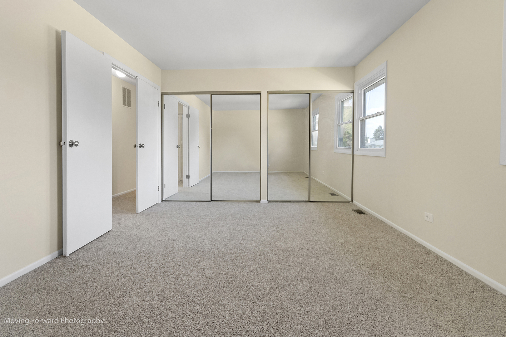 25 W Wrightwood Avenue, Glendale Heights, IL 60139