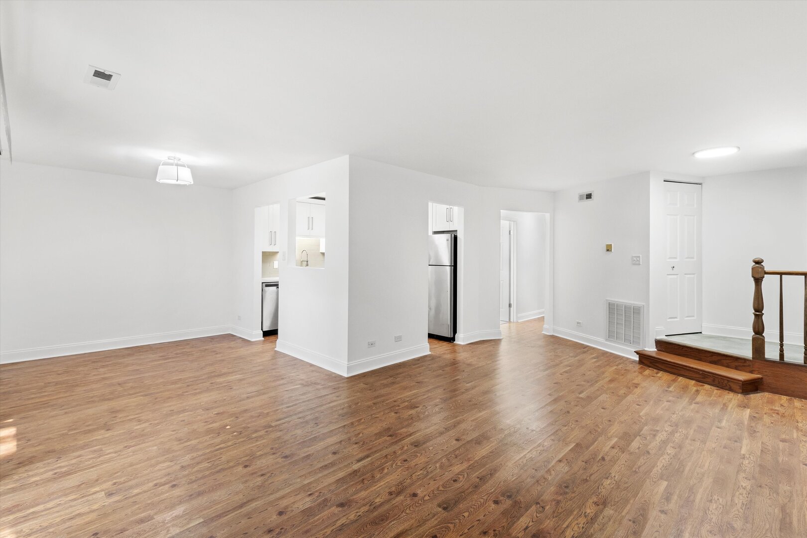 850 SHELDON Court #D, Wheaton, IL 60189