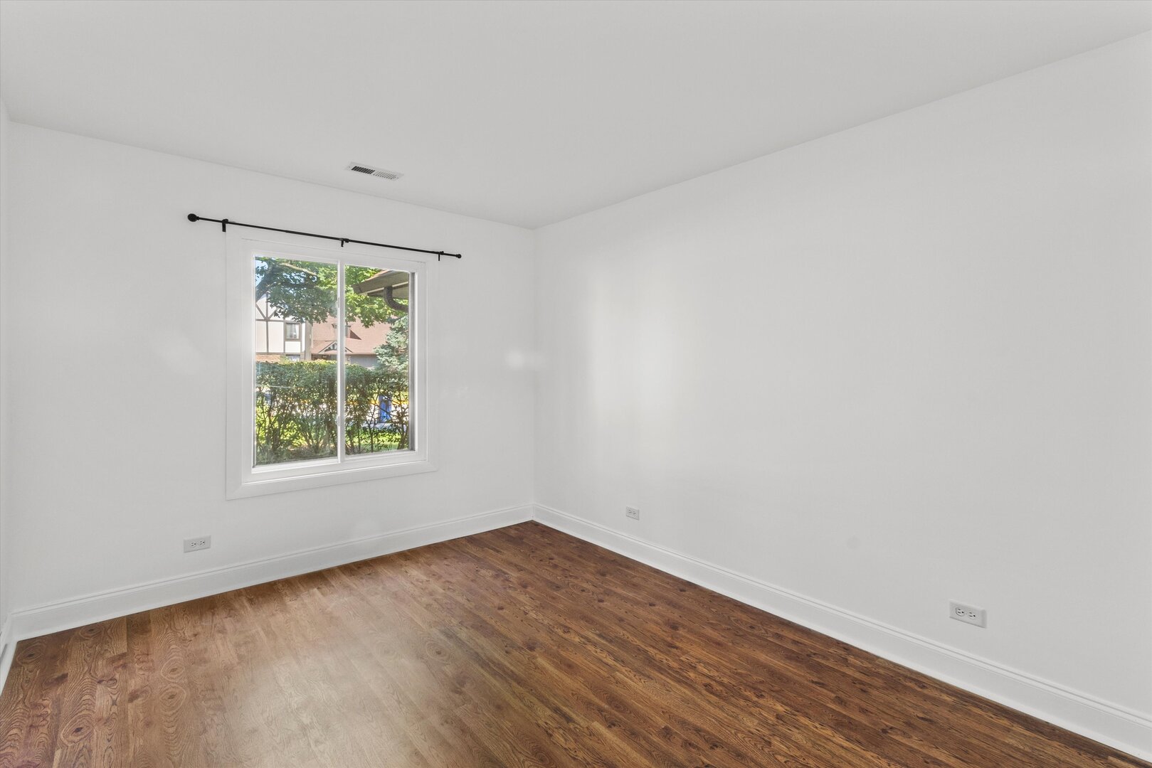850 SHELDON Court #D, Wheaton, IL 60189