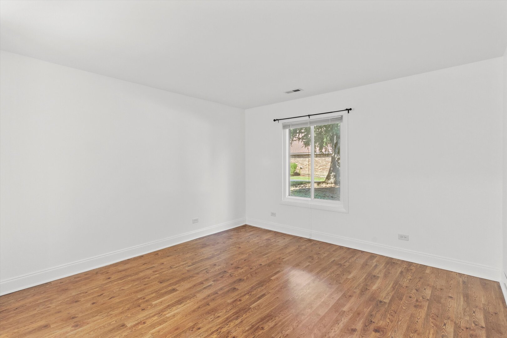 850 SHELDON Court #D, Wheaton, IL 60189