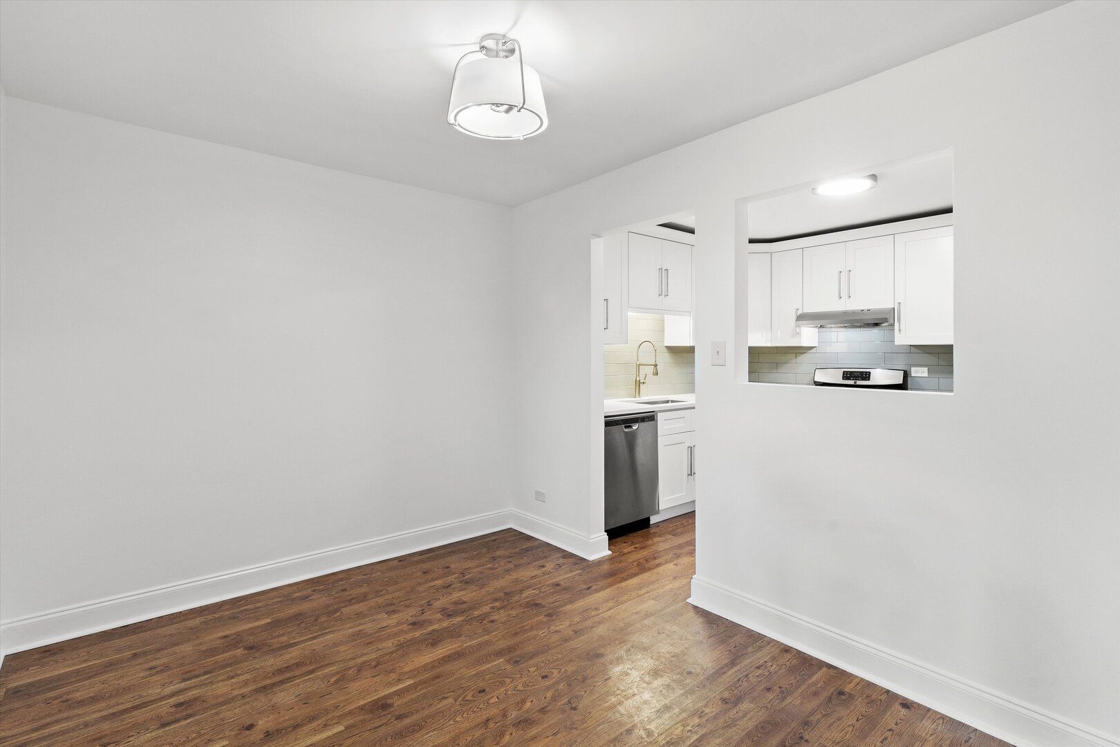 850 SHELDON Court #D, Wheaton, IL 60189