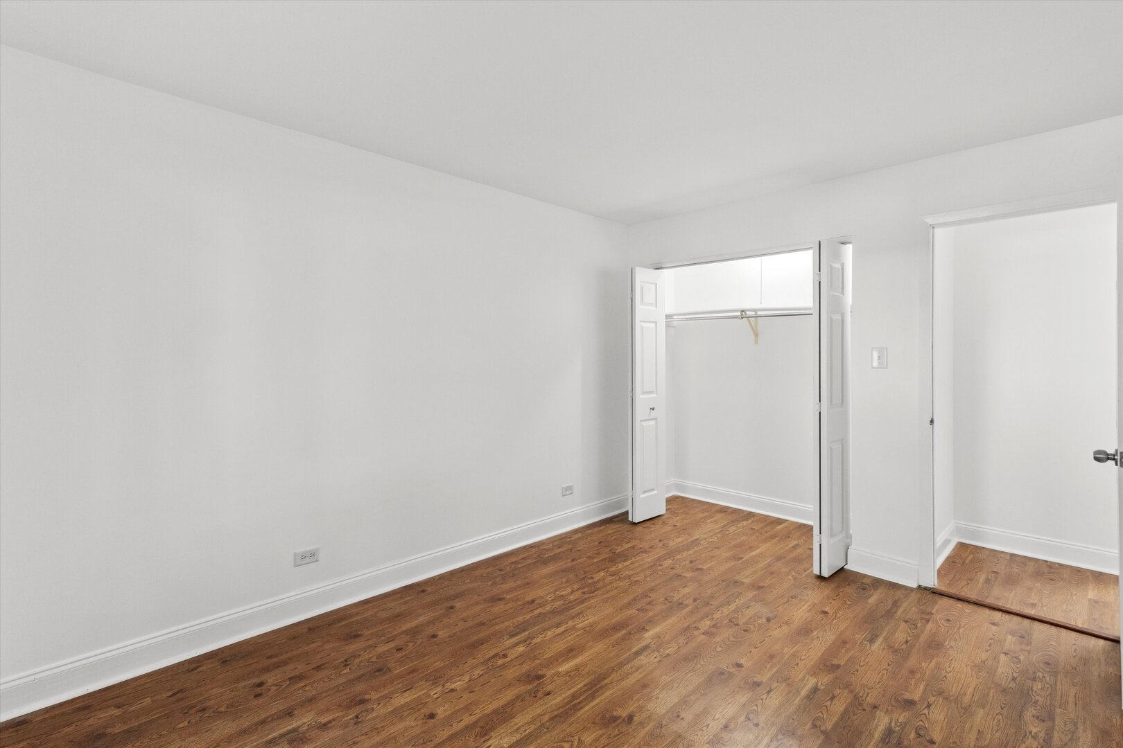 850 SHELDON Court #D, Wheaton, IL 60189
