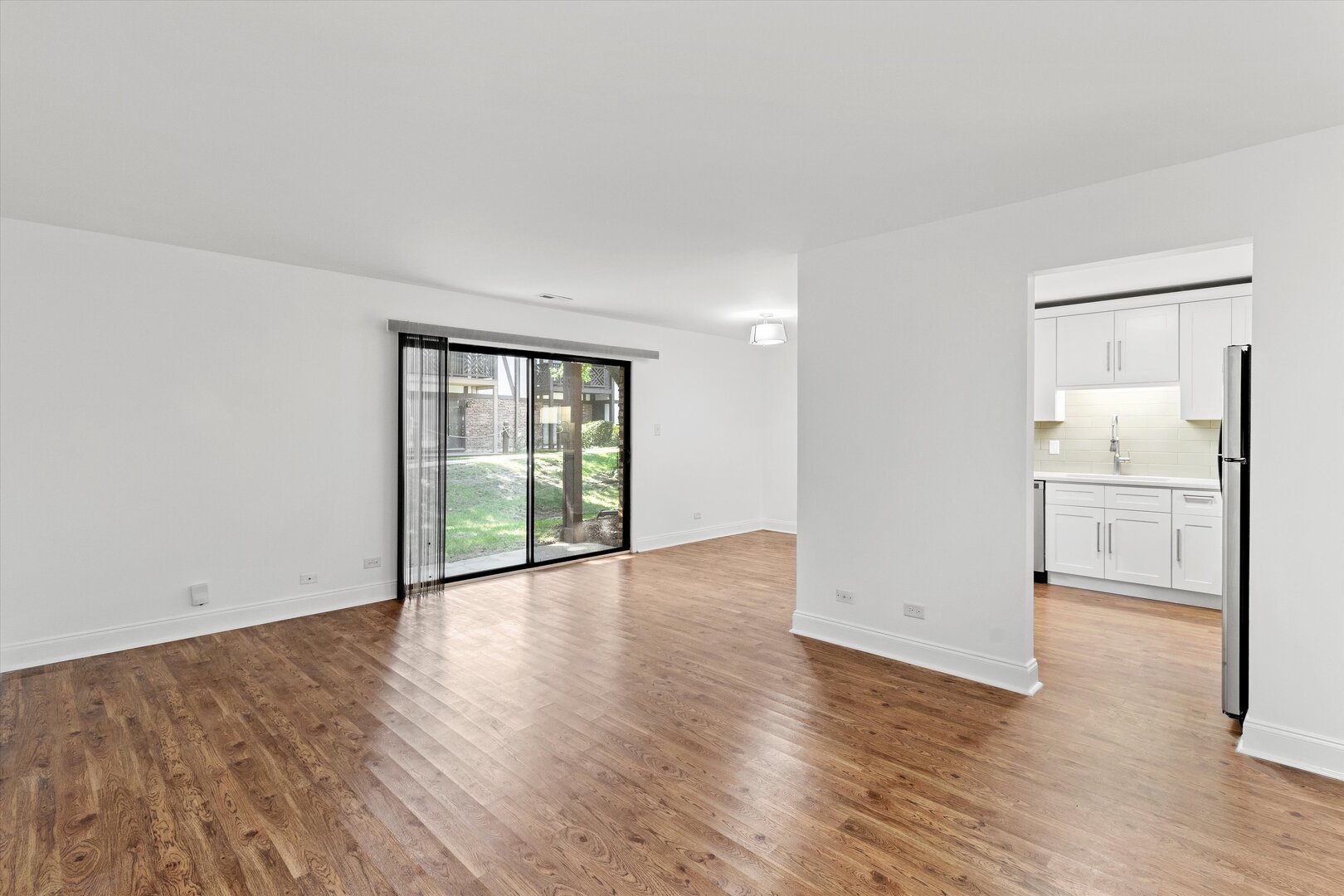 850 SHELDON Court #D, Wheaton, IL 60189