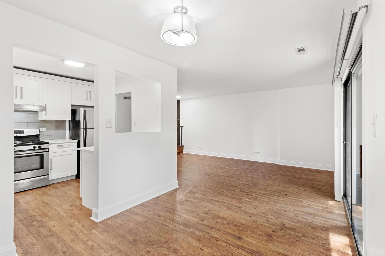 850 SHELDON Court #D, Wheaton, IL 60189