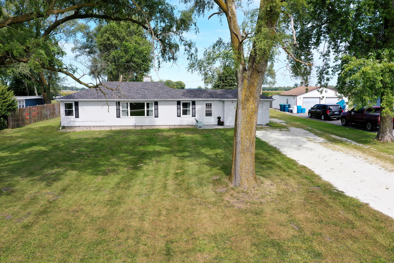 1627 W 2000S Road, Kankakee, IL 60901
