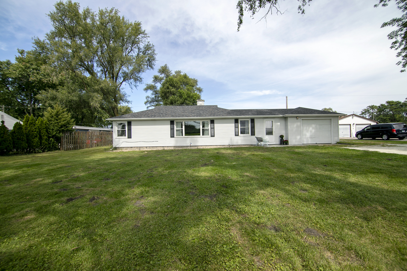 1627 W 2000S Road, Kankakee, IL 60901