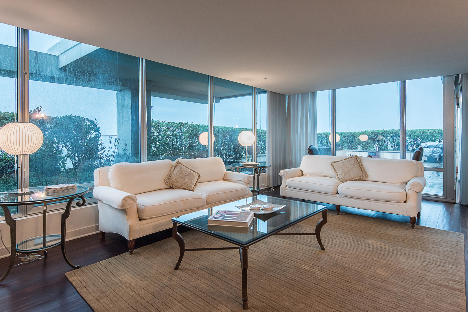 9725 Woods Drive #1913, Skokie, IL 60077