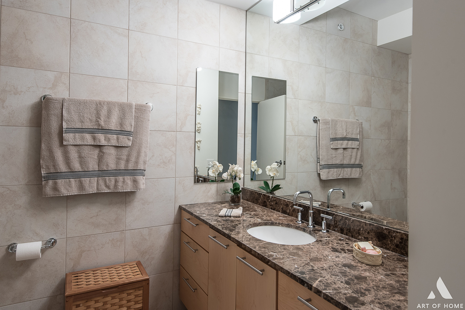 9725 Woods Drive #1913, Skokie, IL 60077