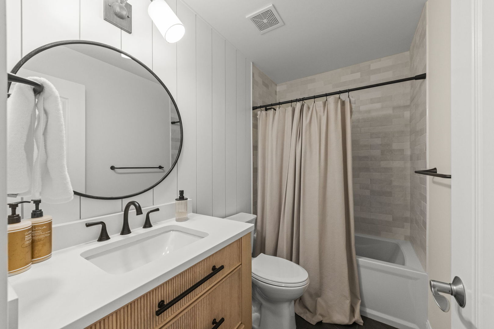 1207 Bonnema Court, Naperville, IL 60565