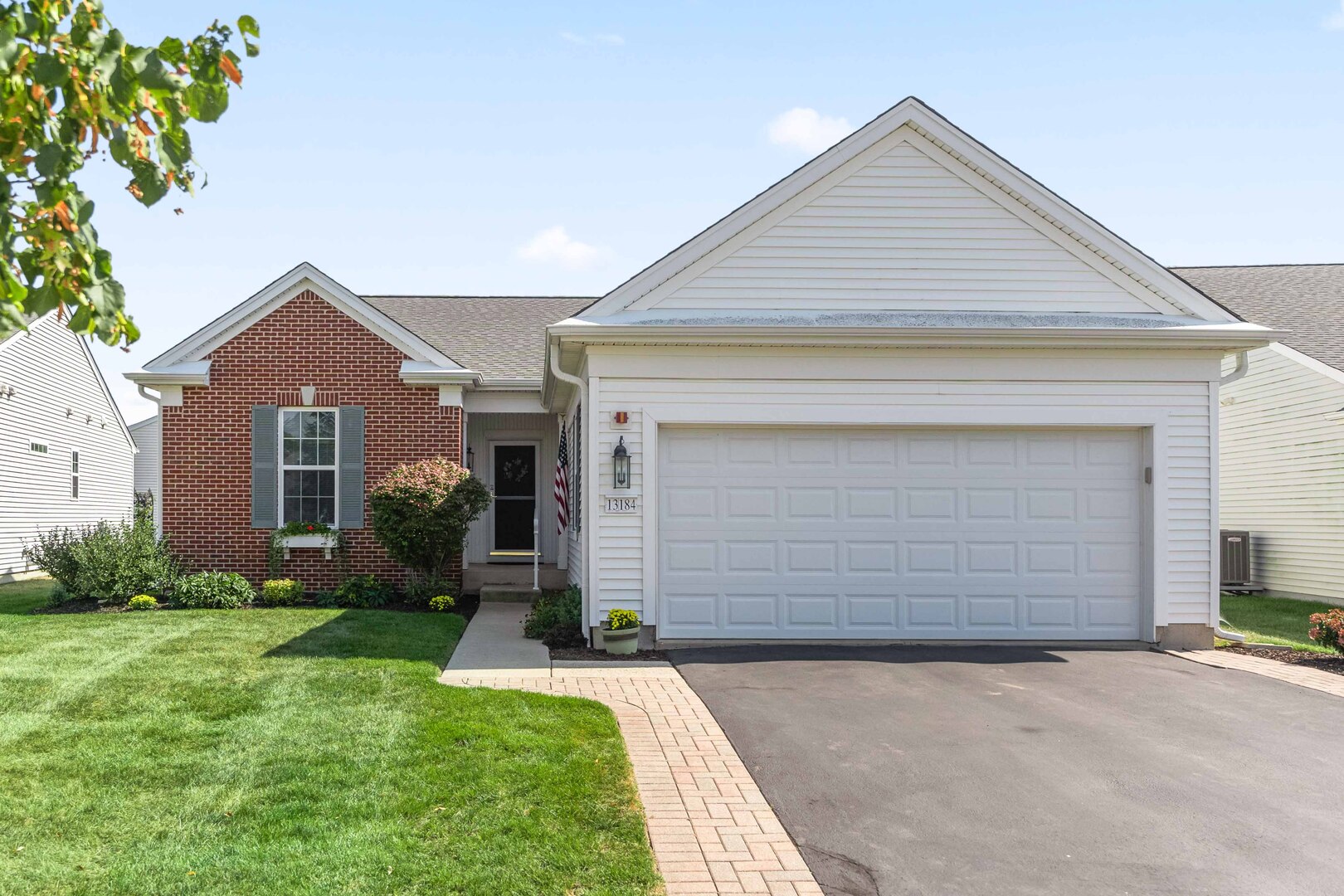 13184 Oakwood Avenue, Huntley, IL 60142