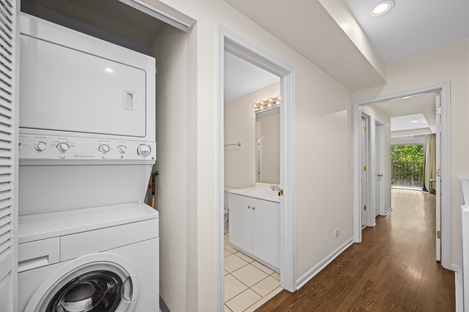 2520 W Bloomingdale Avenue #B, Chicago, IL 60647