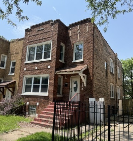7958 S Kingston Avenue, Chicago, IL 60617