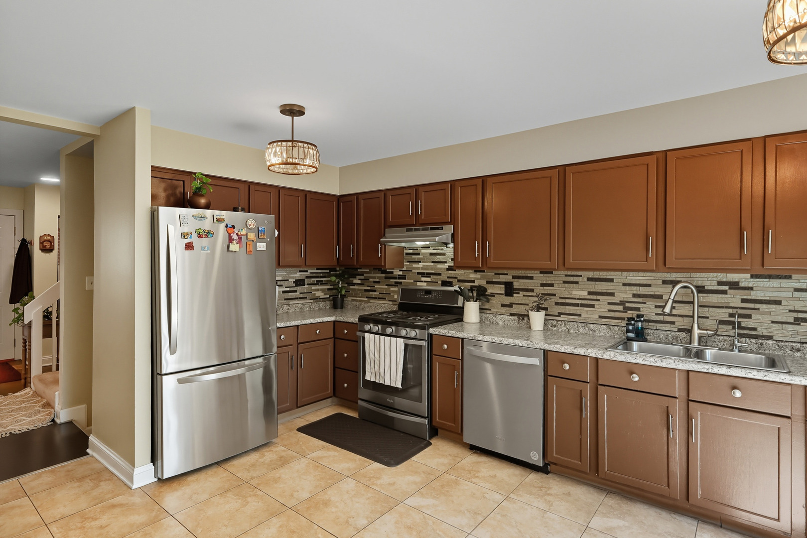 321 Forestway Lane, Wheeling, IL 60090