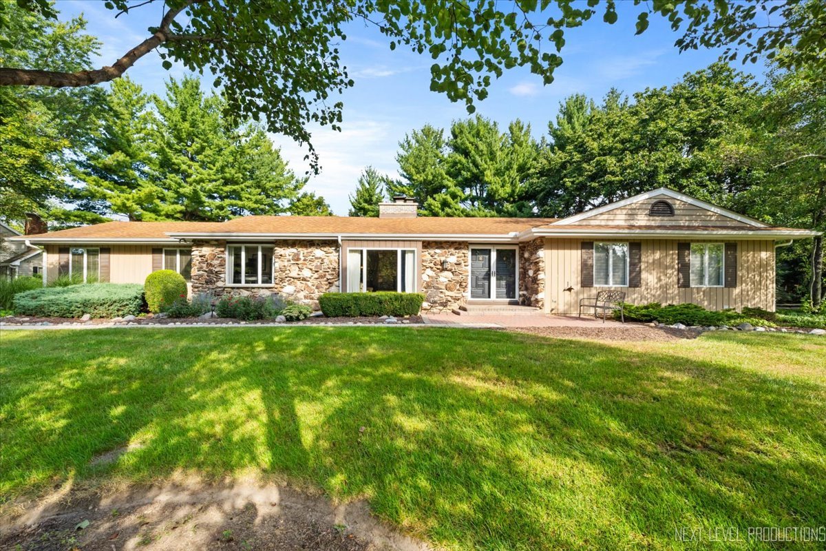 36W068 Indian Mound Road, St. Charles, IL 60174