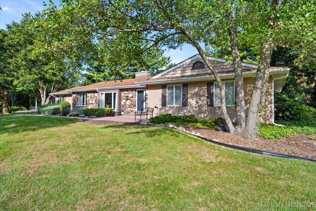 36W068 Indian Mound Road, St. Charles, IL 60174