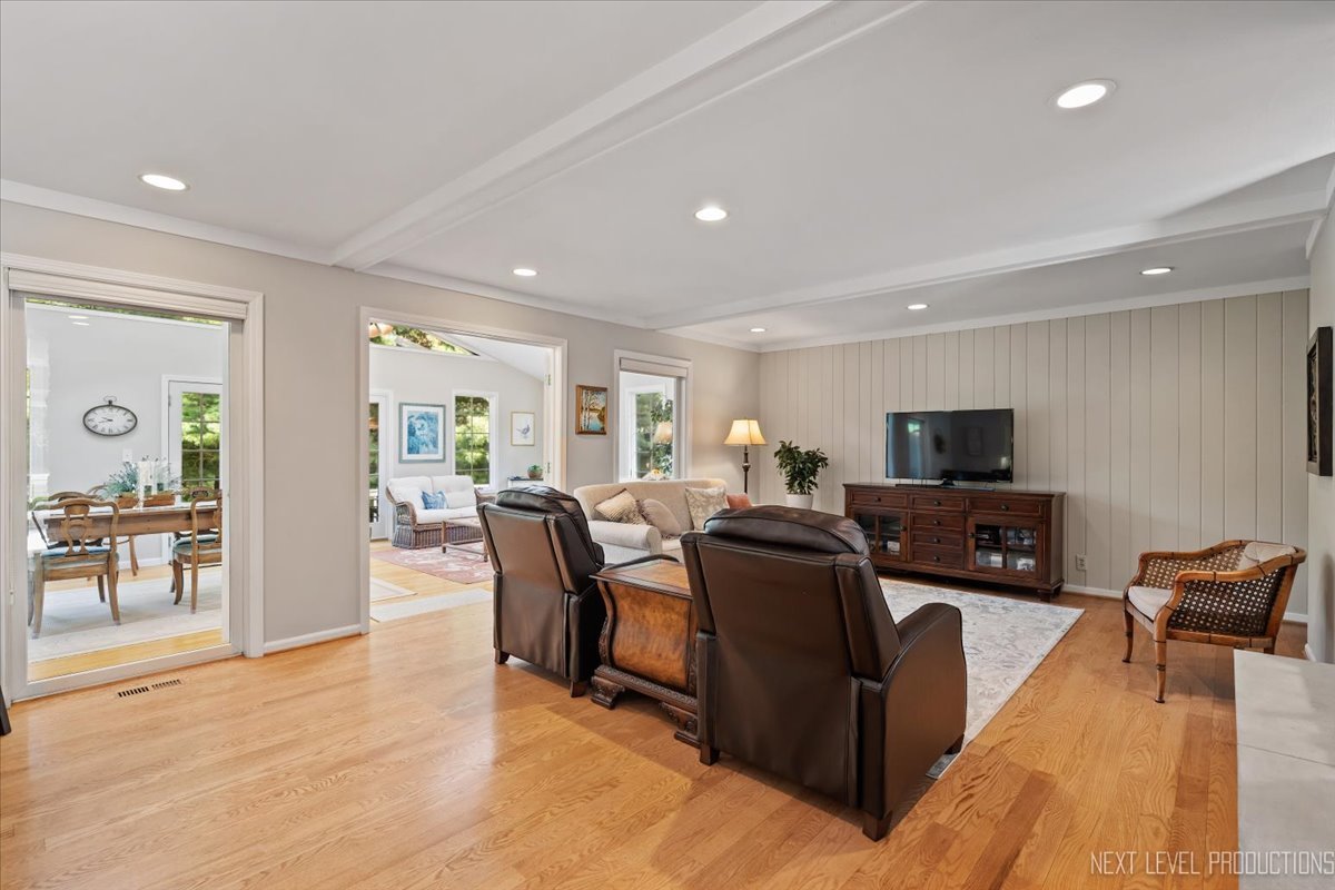 36W068 Indian Mound Road, St. Charles, IL 60174