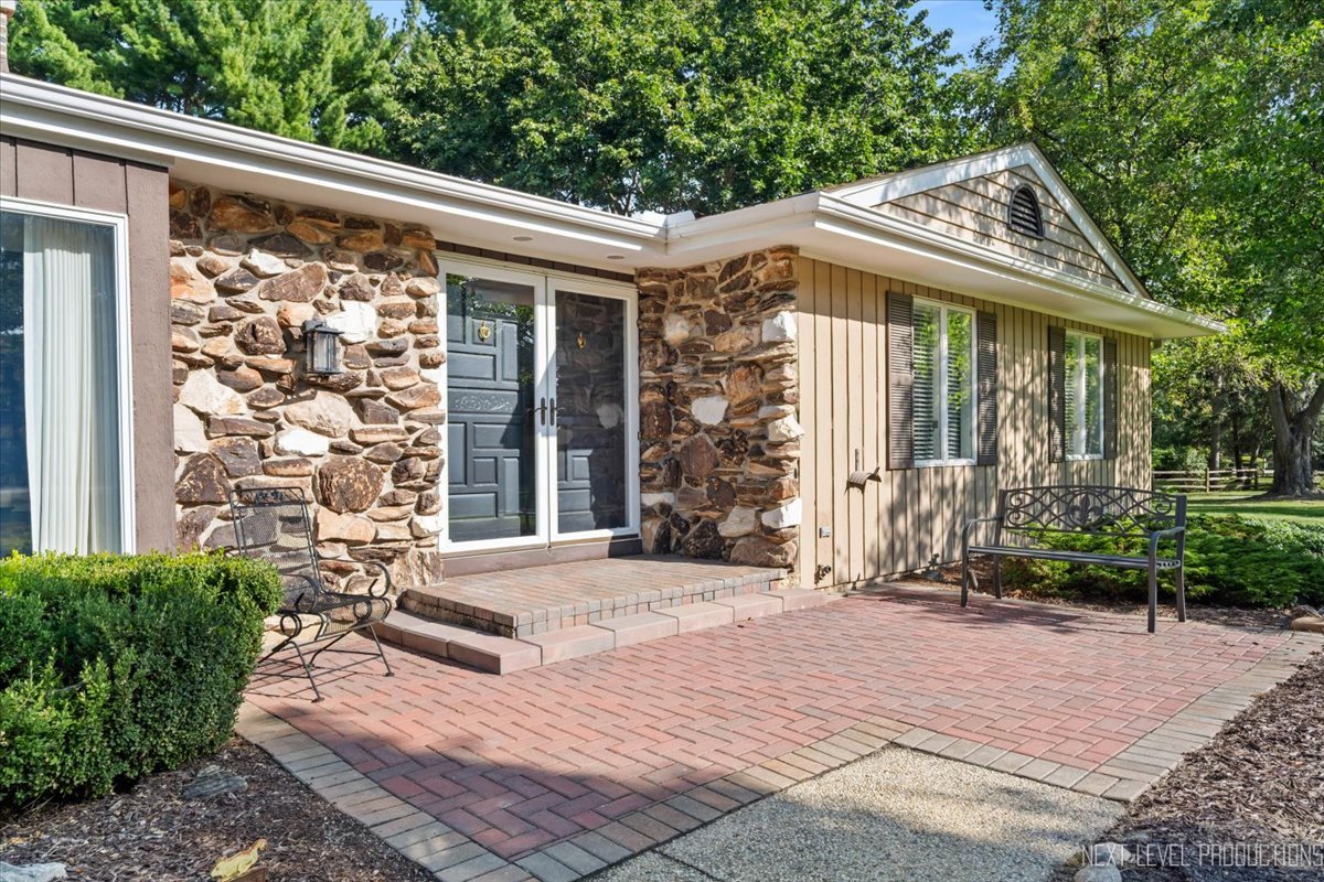36W068 Indian Mound Road, St. Charles, IL 60174