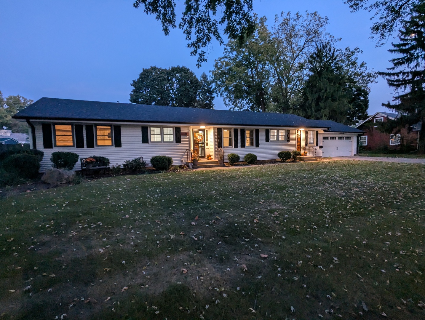 228 S Westlawn Avenue, Aurora, IL 60506