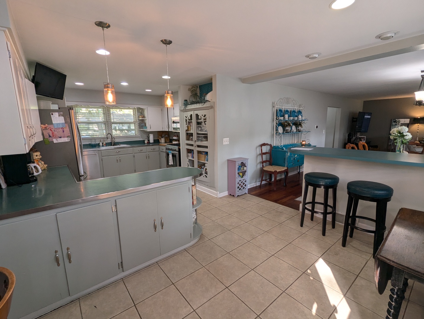 228 S Westlawn Avenue, Aurora, IL 60506