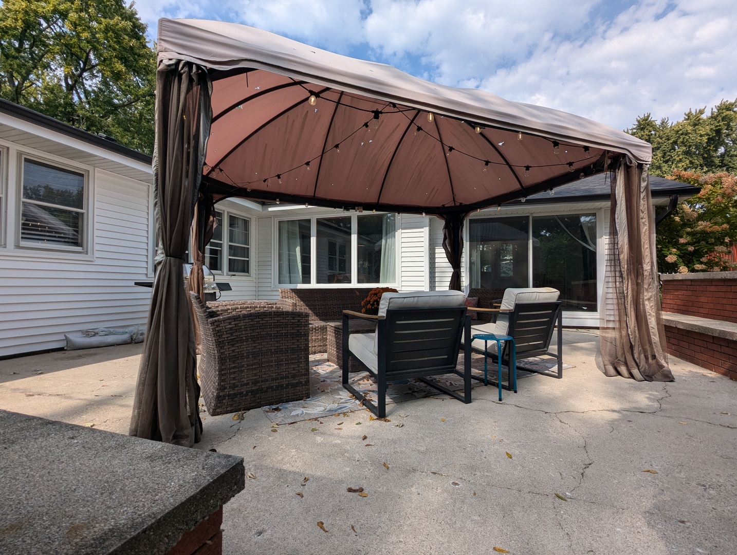 228 S Westlawn Avenue, Aurora, IL 60506