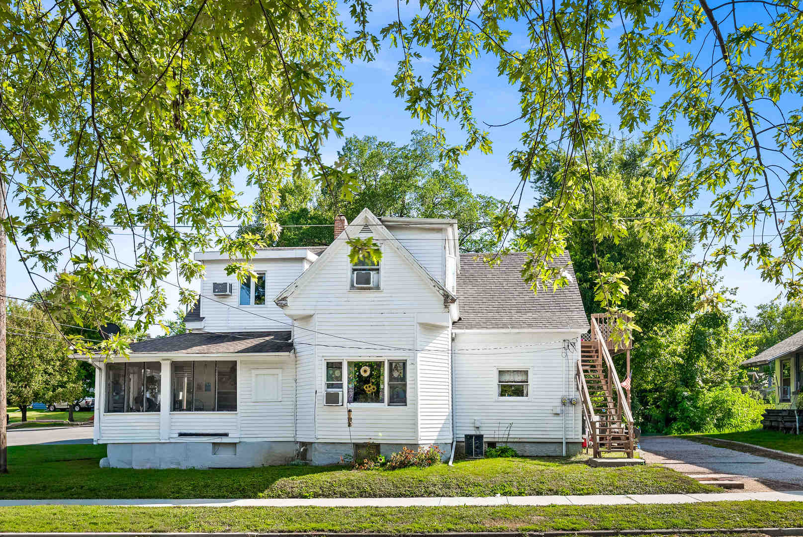 901 S Lee Street, Bloomington, IL 61701