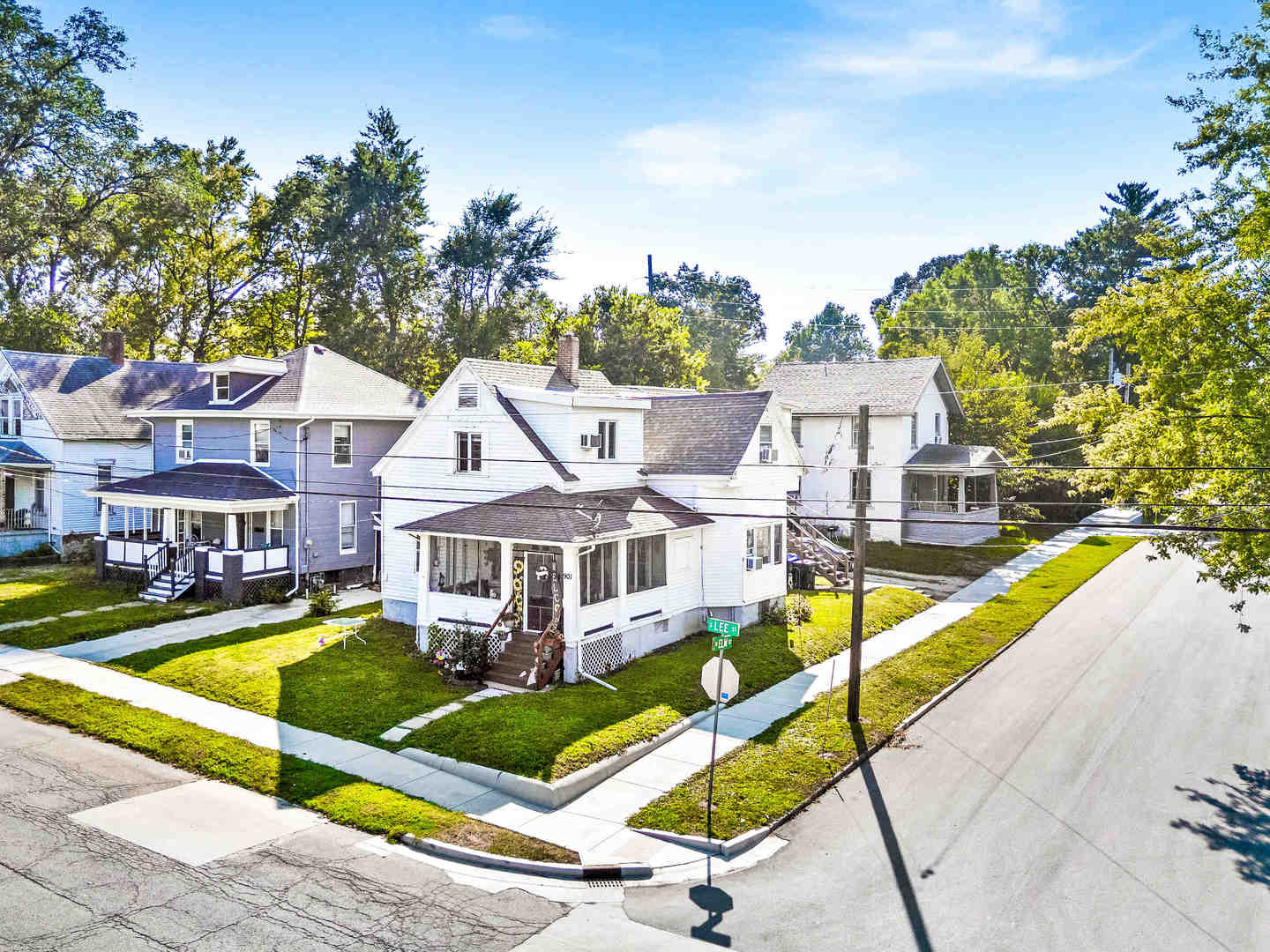 901 S Lee Street, Bloomington, IL 61701