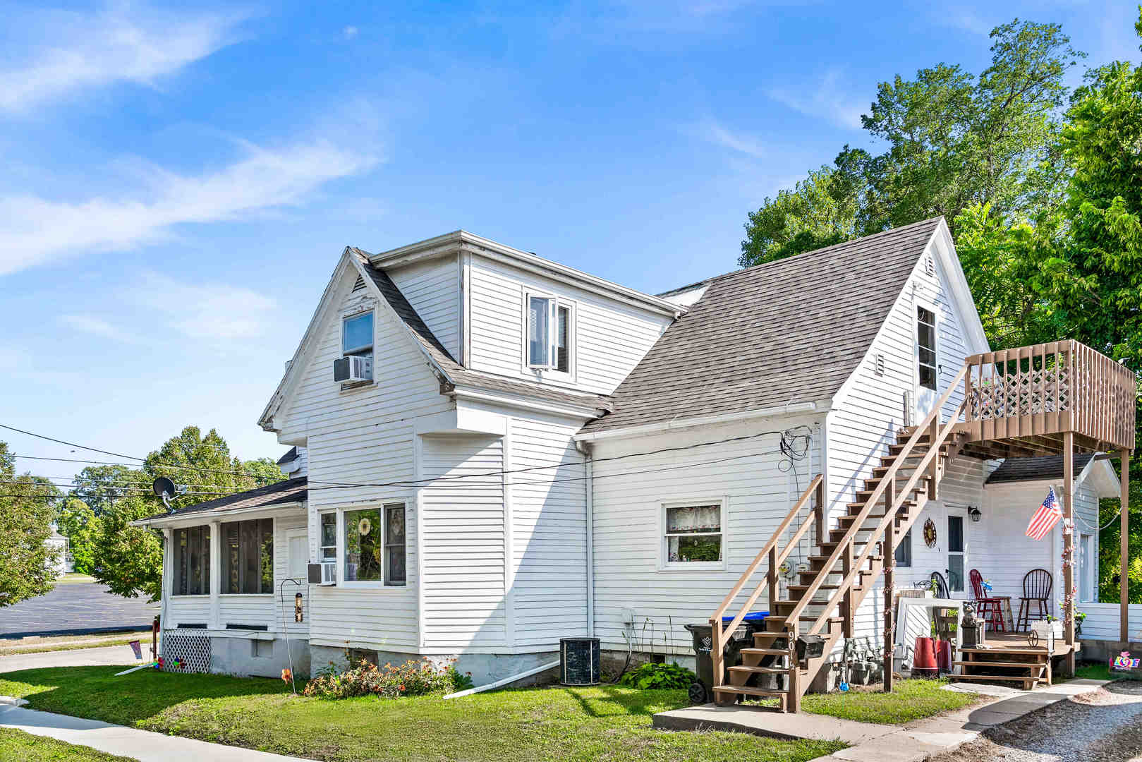 901 S Lee Street, Bloomington, IL 61701