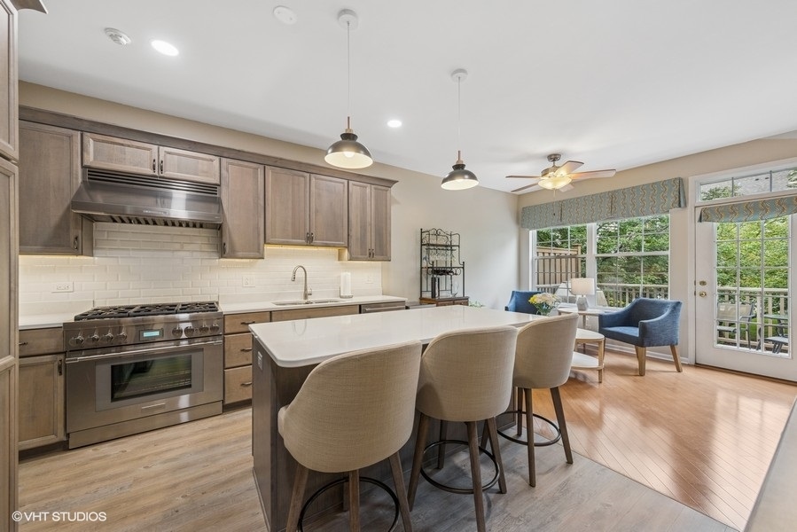 6262 Edgebrook Lane, Indian Head Park, IL 60525