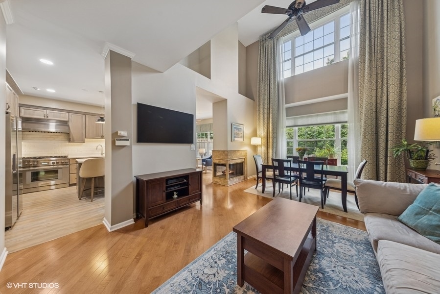 6262 Edgebrook Lane, Indian Head Park, IL 60525
