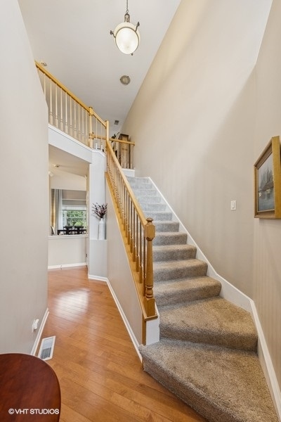 6262 Edgebrook Lane, Indian Head Park, IL 60525