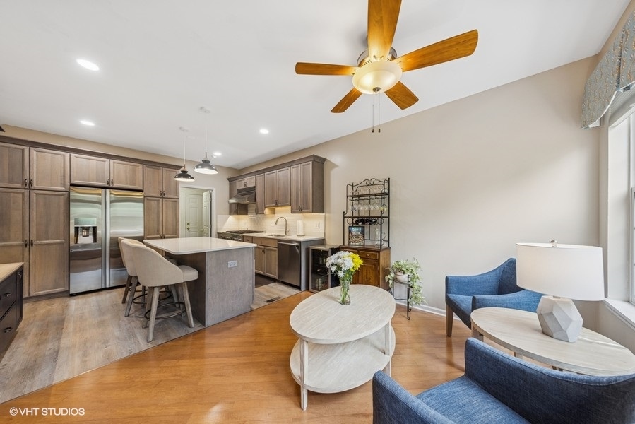 6262 Edgebrook Lane, Indian Head Park, IL 60525
