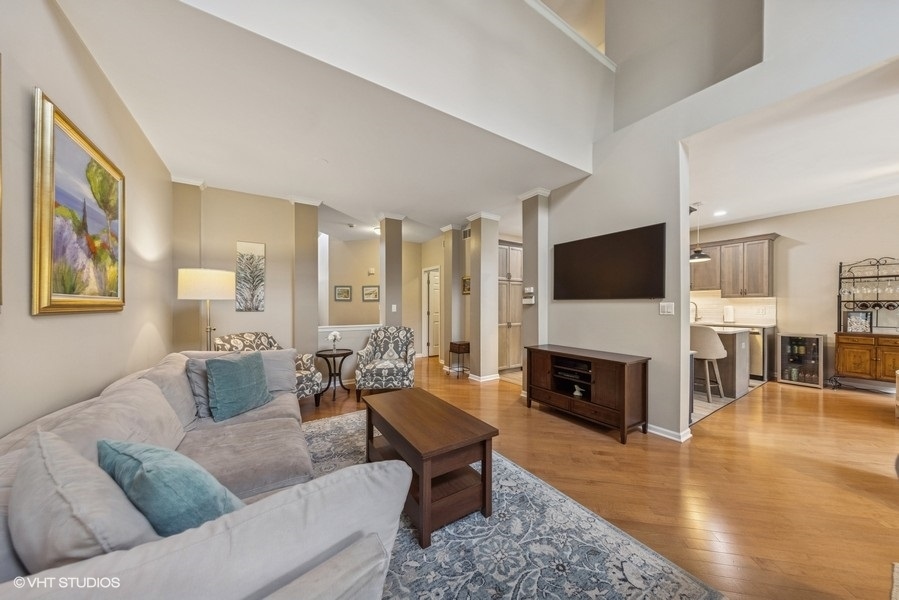 6262 Edgebrook Lane, Indian Head Park, IL 60525