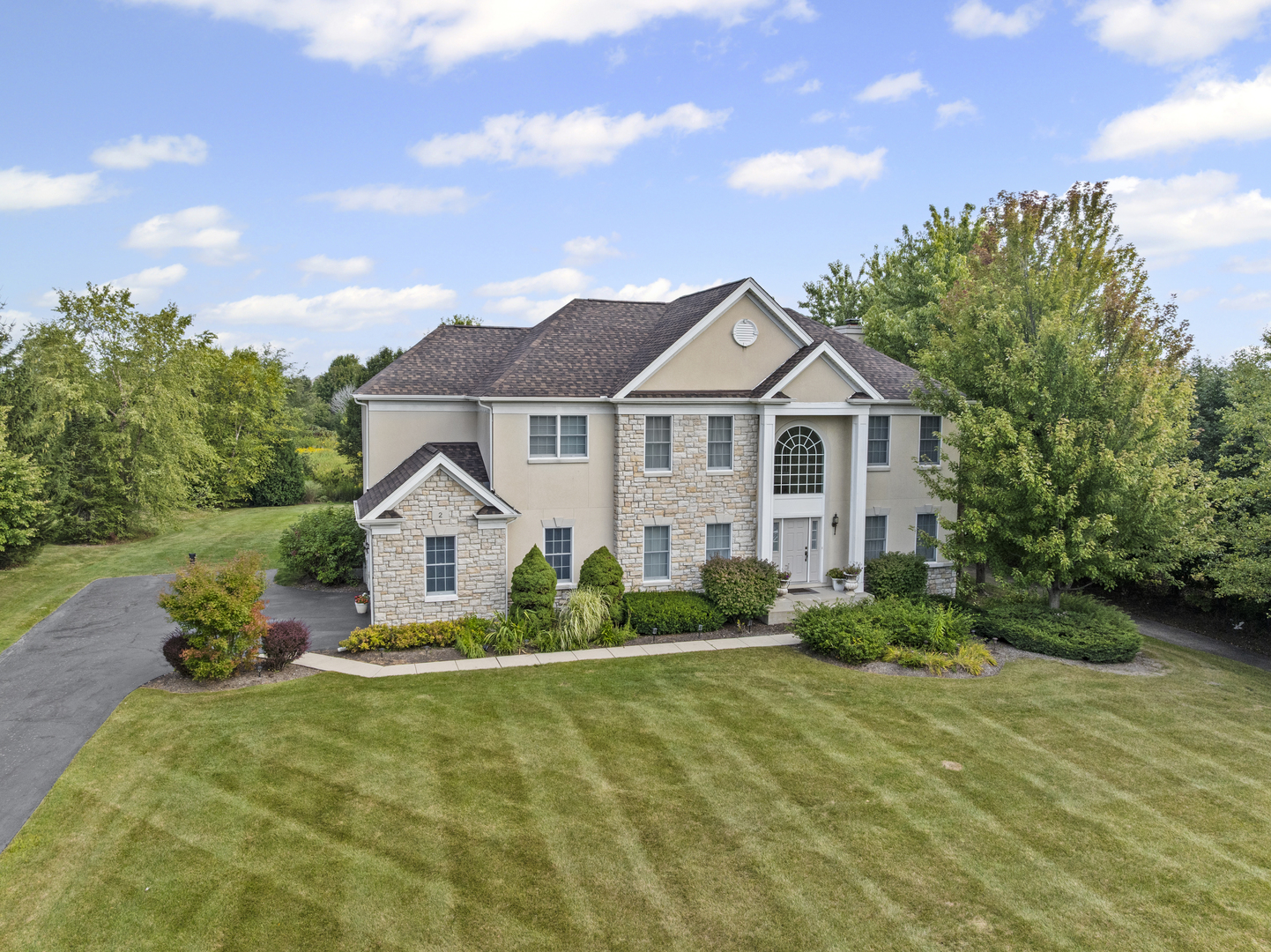 2 TWIN EAGLES Court, Hawthorn Woods, IL 60047