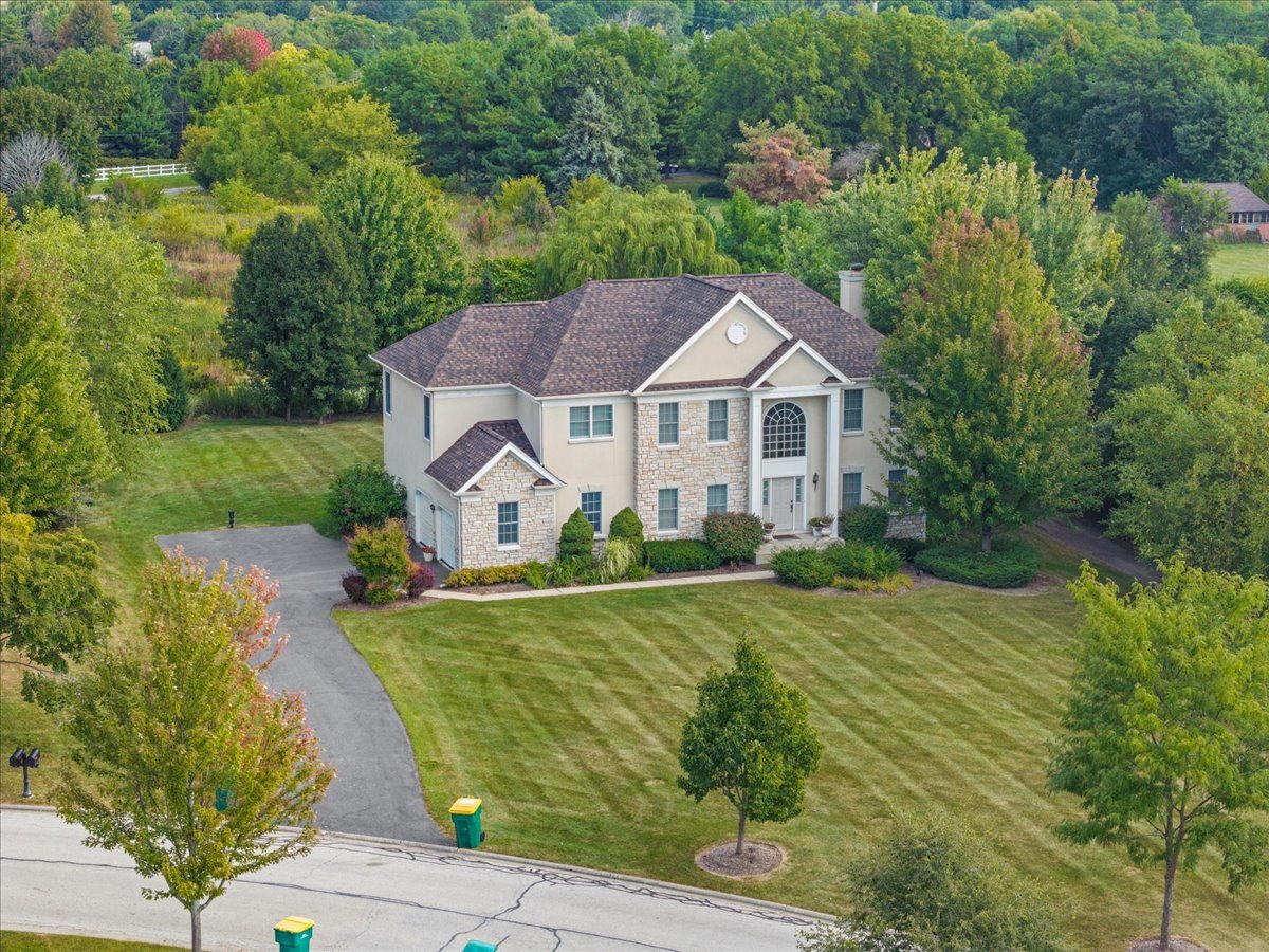 2 TWIN EAGLES Court, Hawthorn Woods, IL 60047