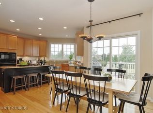 2 TWIN EAGLES Court, Hawthorn Woods, IL 60047