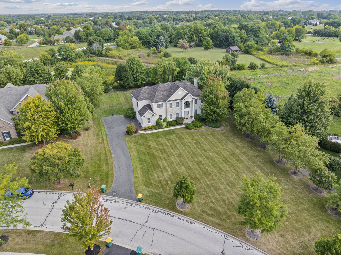2 TWIN EAGLES Court, Hawthorn Woods, IL 60047
