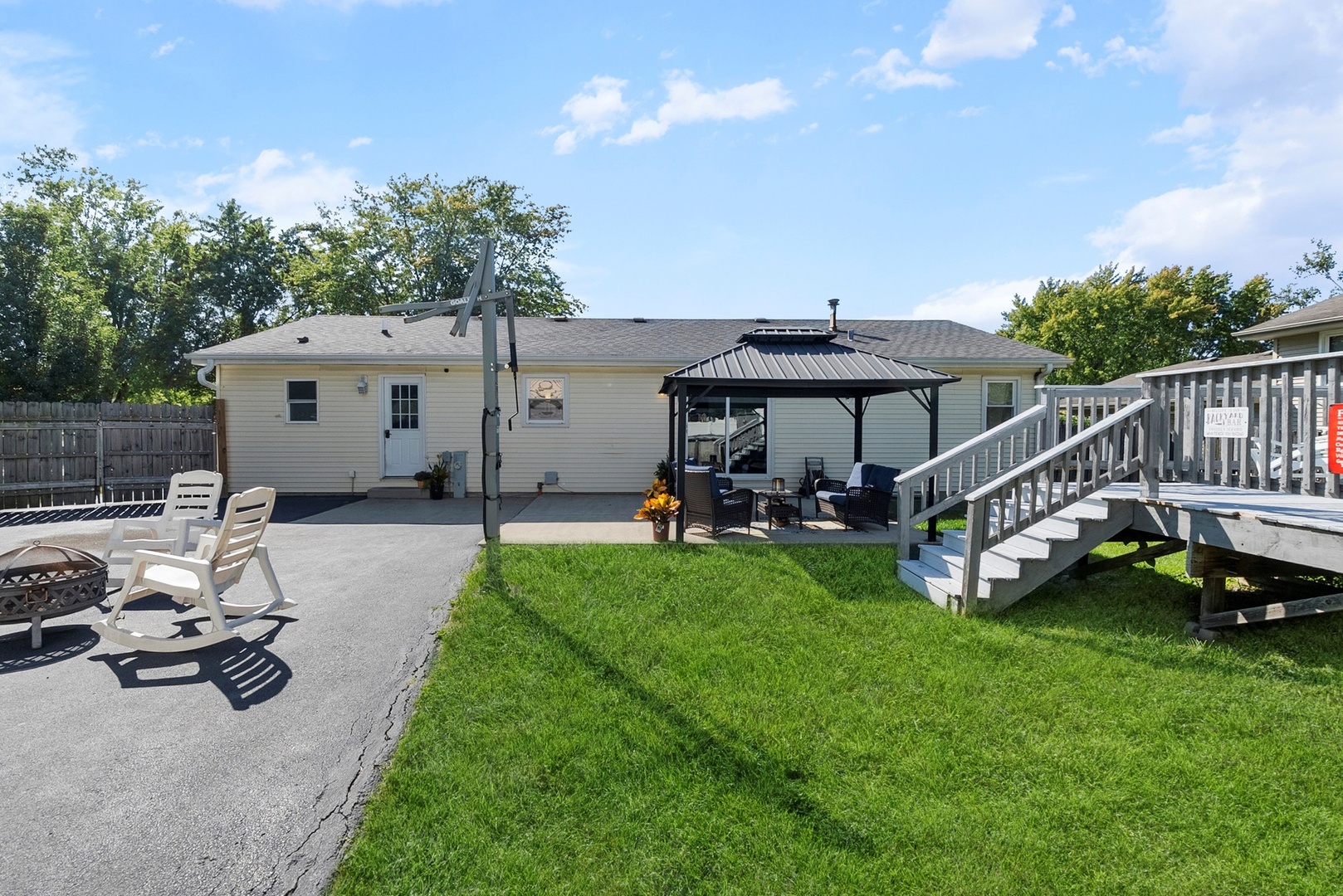 808 Stonegate Road, New Lenox, IL 60451