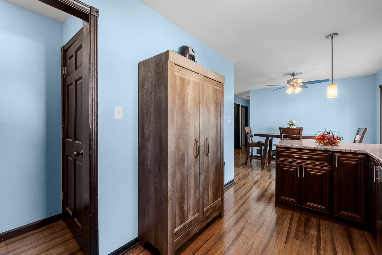 808 Stonegate Road, New Lenox, IL 60451