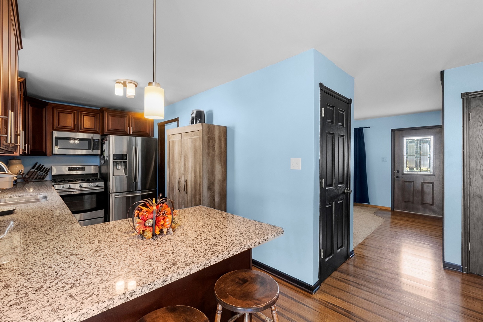 808 Stonegate Road, New Lenox, IL 60451