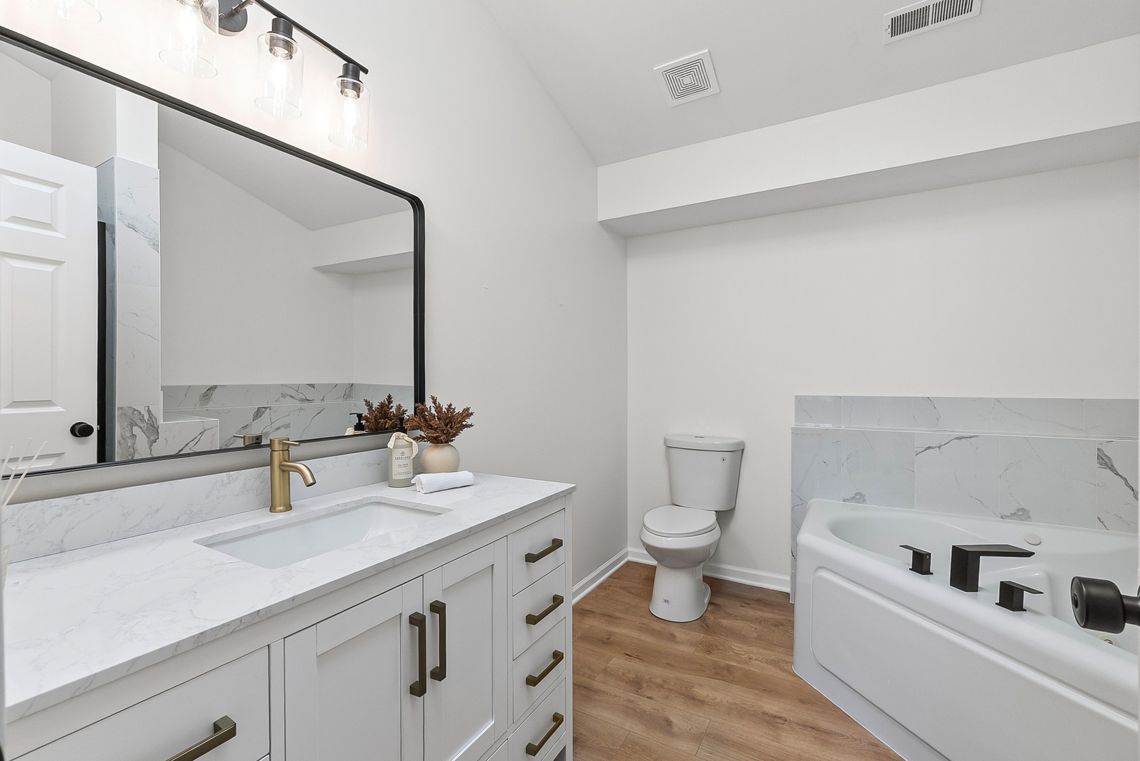 2220 Waterleaf Court #204, Naperville, IL 60564