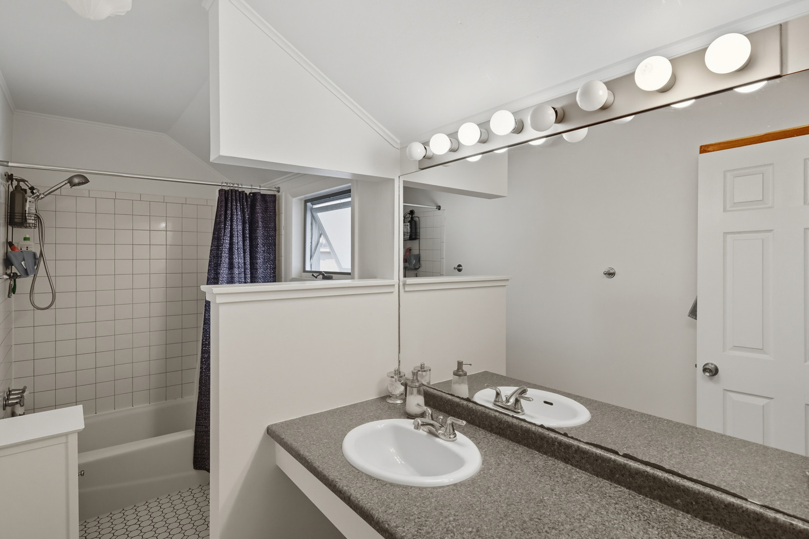 709 Bell Avenue, La Grange, IL 60525