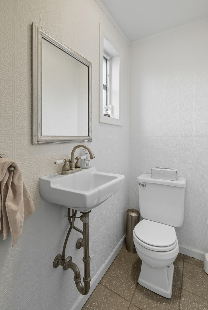 709 Bell Avenue, La Grange, IL 60525