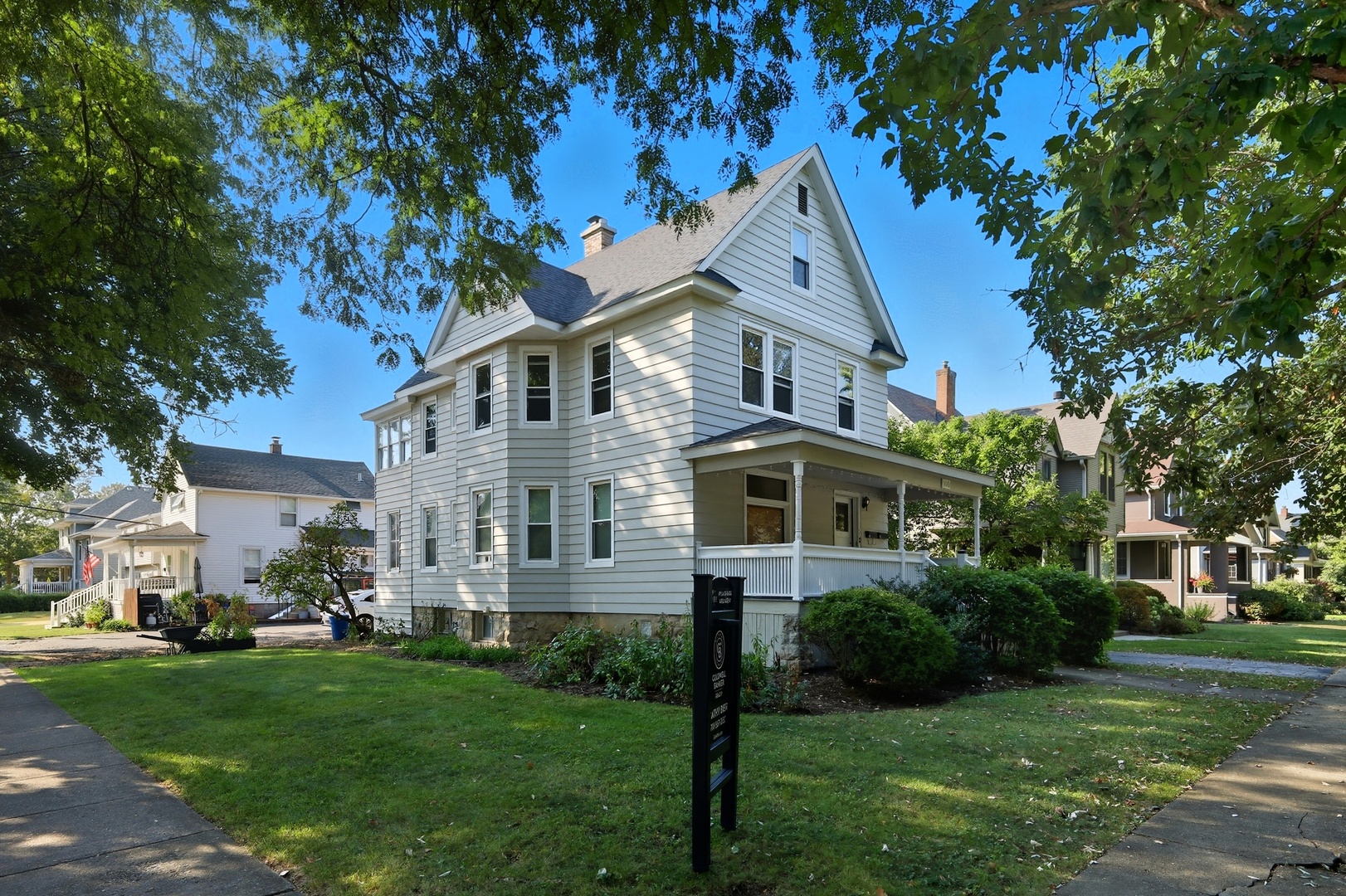 709 Bell Avenue, La Grange, IL 60525